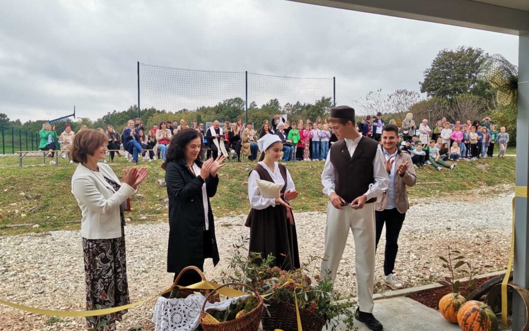 SVEČANO OTVORENJE UČIONICE U MASLINIKU