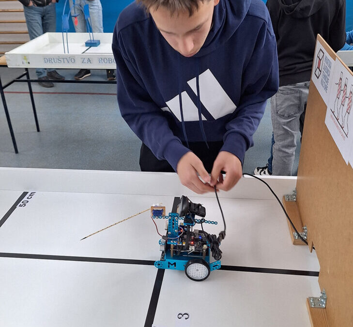 13. ROBOTRKA NA PRSTENAC